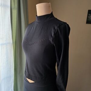 Old Navy Active Black Vented Long Sleeve Top - Size L
